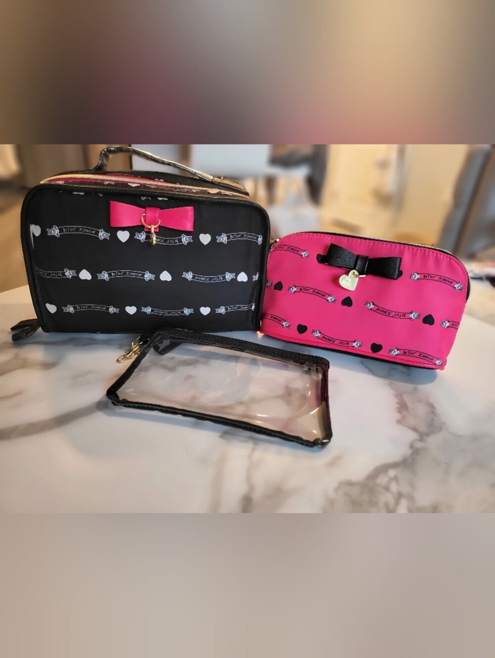 Bestsey Johnson Cute Heart Charm Bow Cosmetic Bag Set - Black & Hot Pink